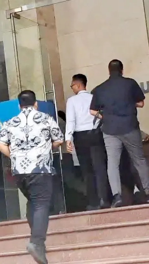 Jadi Saksi Kasus Dugaan Pemerasan Pimpinan KPK, Kapolrestabes Semarang Kombes Irwan Anwar  ke Jakarta