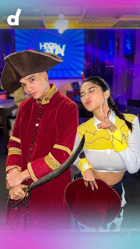 Gaya Artis Cosplay di Pesta Ulang Tahun Azizah Salsha