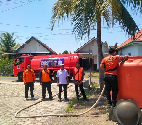 BPBD Banyuwangi Kirim Air Bersih Ke Wilayah Kekurangan Air