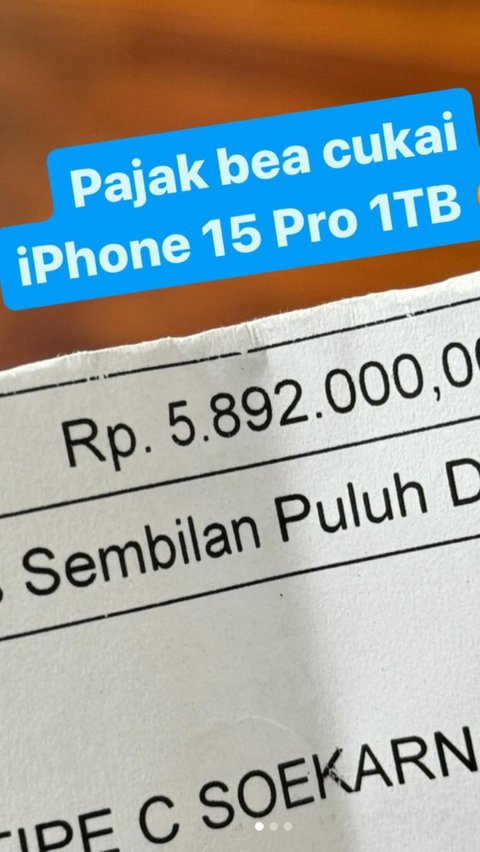 Akun instagram @gadgetins membagikan pengalaman membeli Iphone 15 dari luar negeri. Dia melakukan proses pembayaran pajak agar Iphone terbaru itu bisa digunakan di Indonesia.