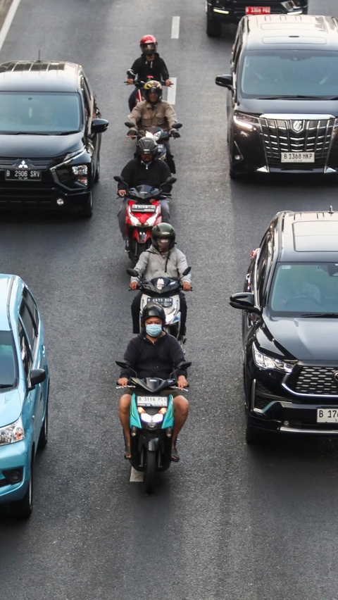 Usulan Kapolri Jenderal Listyo Sigit Prabowo soal penerapan ganjil genap untuk kendaraan roda dua atau motor bakal diberlakukan di sejumlah ruas jalan Ibu Kota usai melalui pengkajian oleh Pemprov DKI Jakarta.