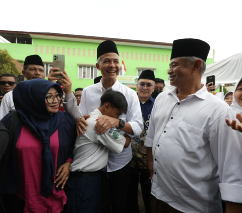 Momen Siswa MTs Ingin Dijadikan Anak Angkat dan Minta Peluk Ganjar