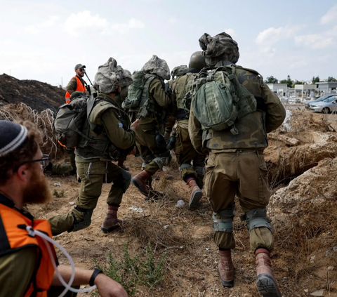 FOTO: Kepanikan Warga Israel Saat Roket Hamas Menghantam hingga Kehancuran Permukiman Yahudi di Kibbutz Kfar Aza