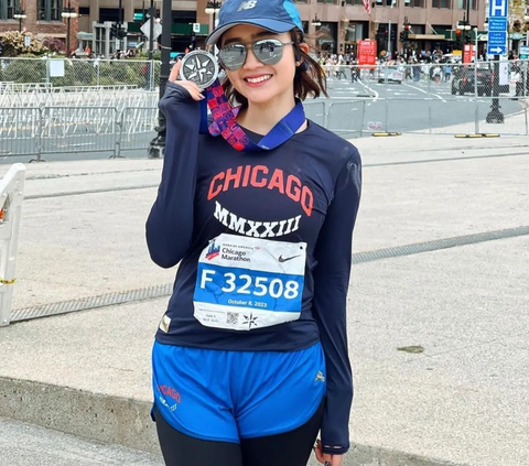 Momen Bangga Febby Rastanty Dapat Medali Chicago Marathon Meski Persiapan Tak Matang