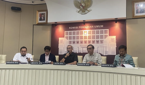 Sementara terkait Pilkada, Hasyim mengemukakan, dalam Pilkada ada syarat perolehan kursi DPRD 20% untuk mengajukan calon Kepala Daerah.<br><br>