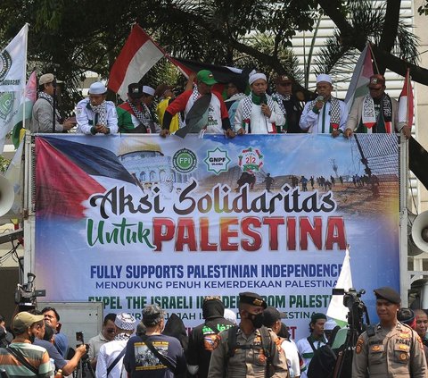 FOTO: Aksi Ribuan Massa FPI Serukan Kemerdekaan untuk Palestina di Kedubes AS