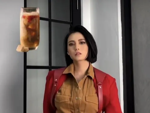 Viral Tamara Dai's Cosplay Style Inspired by Netflix Documentary Film Ice Cold: Murder, Coffee and Jessica Wongso
