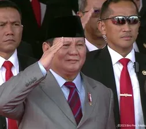Bacapres Koalisi Indonesia Maju (KIM) Prabowo Subianto menunggu keputusan Mahkamah Konstitusi (MK) terkait siapa cawapres yang akan digandengnya untuk Pilpres 2024.