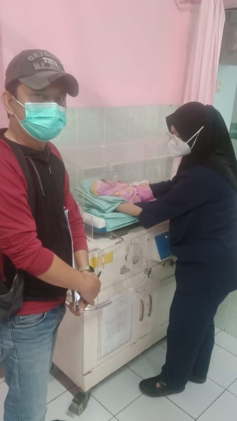 Bayi Perempuan Baru Lahir Diduga Dibuang di Gunungputri Bogor<br>
