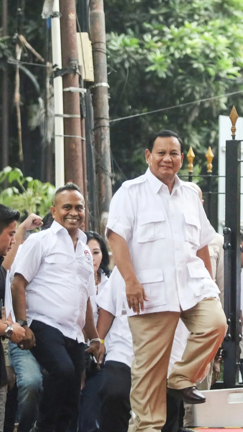 FOTO: Senyum Prabowo Subianto Mendapat Dukungan Aktivis 98 dan Kabar Mengejutkan Terkait Pasangan Capres 2024