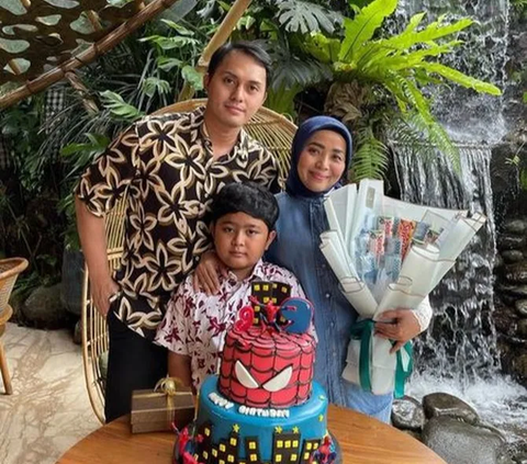 Foto Terbaru Falhan Abssar Anak Nassar dan Muzdalifah yang Ganteng Makin Mirip Sang Ayah