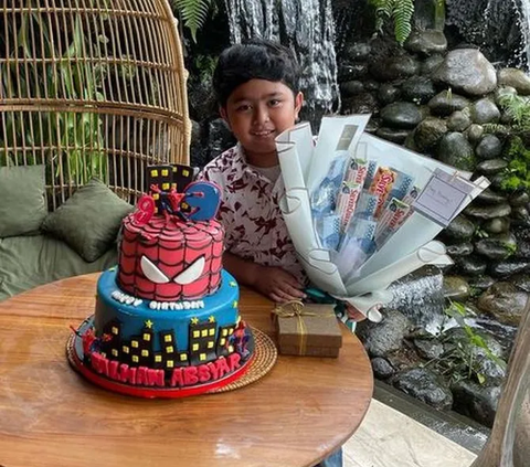 Foto Terbaru Falhan Abssar Anak Nassar dan Muzdalifah yang Ganteng Makin Mirip Sang Ayah