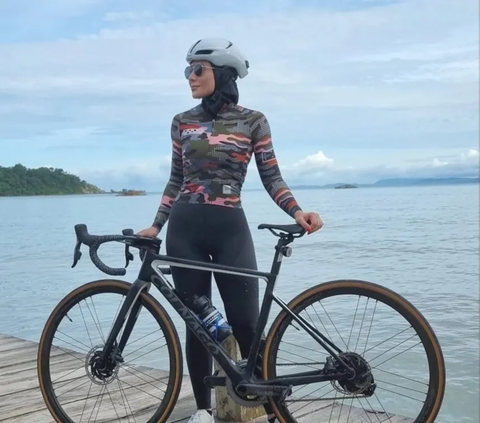 Pesona Wulan Guritno Cantik Alami saat Fitnes Sampai Dikira Gadis Umur 18 Tahun, 'Enggak Bahaya Ta?'