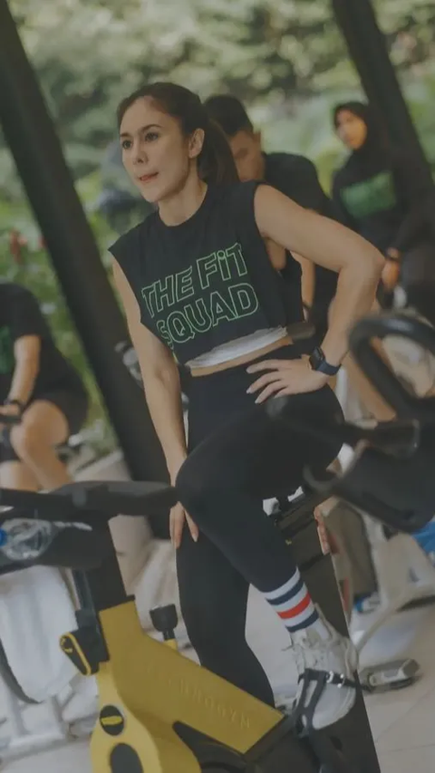 Pesona Wulan Guritno Cantik Alami saat Fitnes Sampai Dikira Gadis Umur 18 Tahun, 'Enggak Bahaya Ta?'