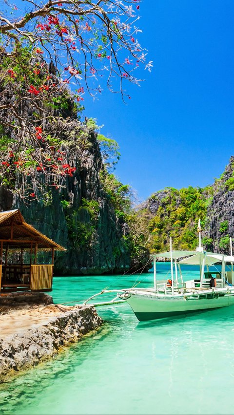 Exploring the City in the Middle of Coron Island, Philippines, a Travel Option that Doesn't Break the Bank.
