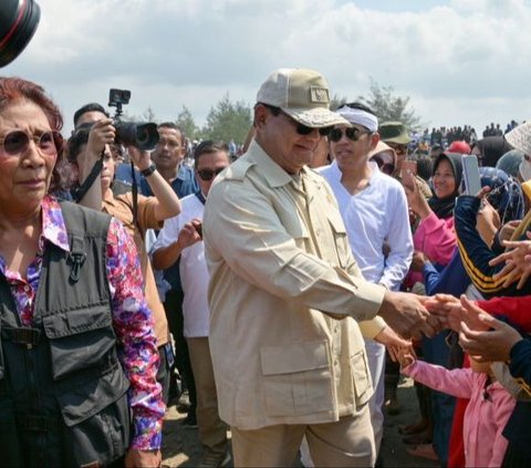 Prabowo Beri Bantuan 10 Kapal untuk Nelayan di Pangandaran