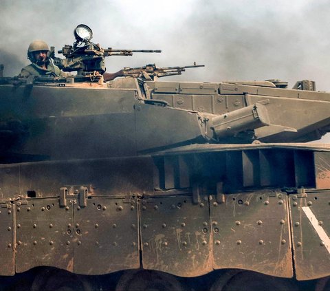 FOTO: Barisan Tank Israel Kepung Jalur Gaza, Terus-menerus Lepaskan Tembakan