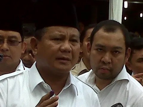 Tak Ikuti Jejak sang Ayah dan Pilih Jadi Desainer, Ini 6 Potret Kebersamaan Didit Hediprasetyo dan Prabowo Subianto