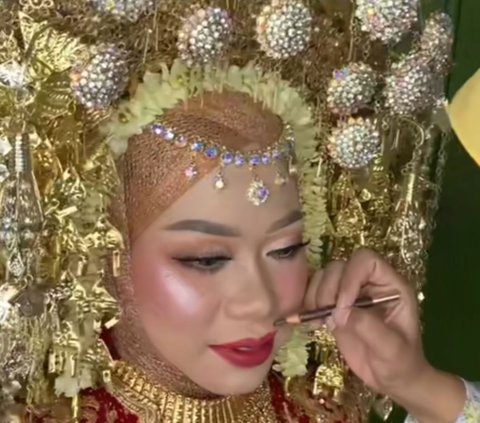 Padahal Cantik Banget, Makeup Pengantin Adat Padang Ini Malah Diprotes Suami, Alasannya di Luar Dugaan