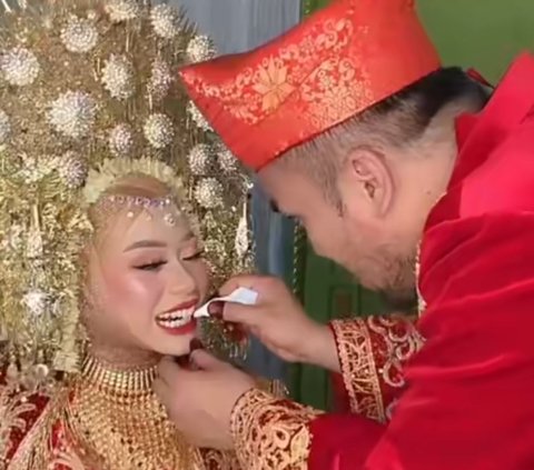 Padahal Cantik Banget, Makeup Pengantin Adat Padang Ini Malah Diprotes Suami, Alasannya di Luar Dugaan