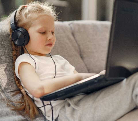 Headphone Bisa Bahayakan Pendengaran Anak, Batasi Penggunaannya