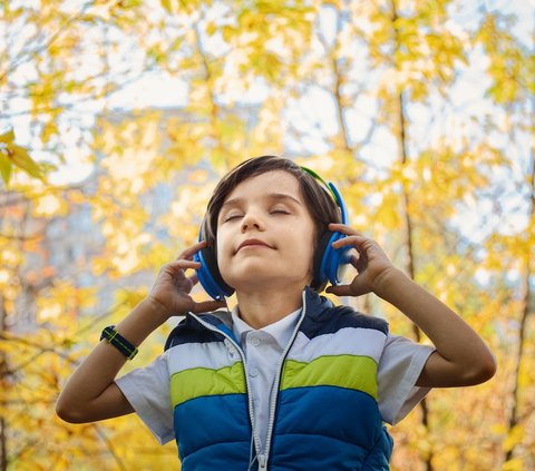 Headphone Bisa Bahayakan Pendengaran Anak, Batasi Penggunaannya