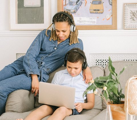 Headphone Bisa Bahayakan Pendengaran Anak, Batasi Penggunaannya