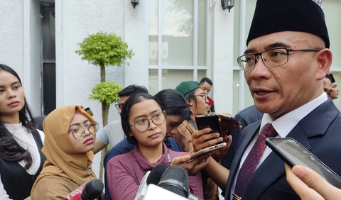 Hasyim mengatakan, partai politik peserta Pemilu 2019 tidak lolos pada Pemilu 2024 mendatang, belum dapat mengusung capres-cawapres.<br>