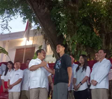 Pakai Baju Bergambar Prabowo di Kertanegara, Kaesang: Soal Dukungan Sabar, Masih Rahasia