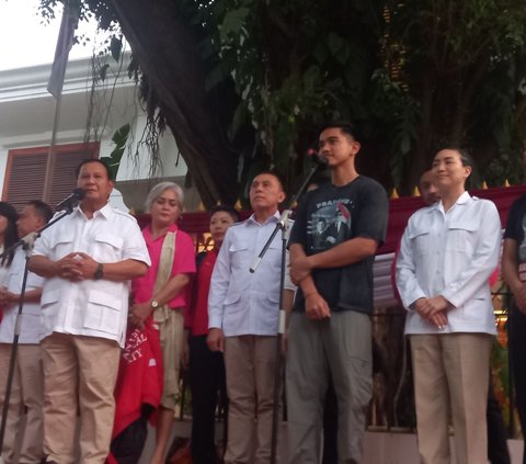 Pakai Baju Bergambar Prabowo di Kertanegara, Kaesang: Soal Dukungan Sabar, Masih Rahasia