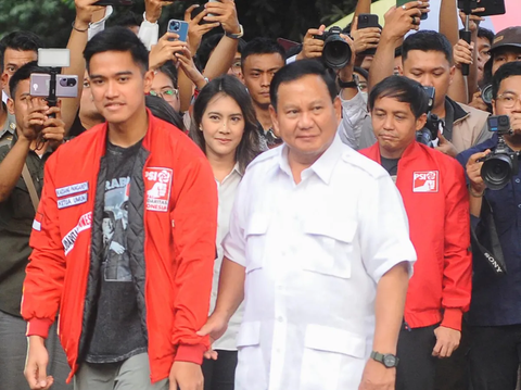 FOTO: Momen Kaesang Pangarep Disambut Istimewa Oleh Prabowo Subianto di Rumah Kertanegara