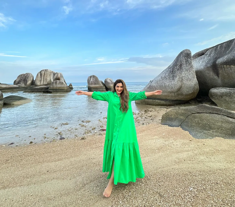 Cantiknya Ashanty Pakai Baju Hijau Liburan ke Pulau Natuna, Potret Dipeluk Anang Hermansyah Romantis Banget Bak Pengantin Baru