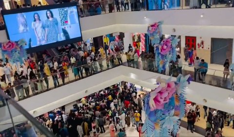 Pembukaan Lulu Mall mendapat sambutan antusias. Ribuan pengunjung membeludak dan memadati mal itu.