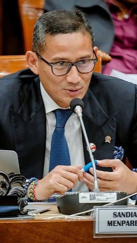 7 Potret Politisi saat Masih Muda, Sandiaga Uno Ganteng Sejak Dulu