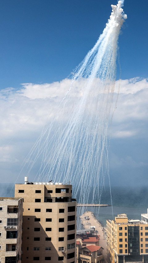 FOTO: Inilah Penampakan Bom Fosfor Terlarang  yang Ditembakkan Israel di Jalur Gaza