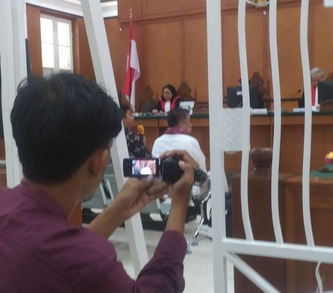 Hinca Panjaitan Akui Terima Uang Duka dari Eks Bupati Mamberamo Tengah