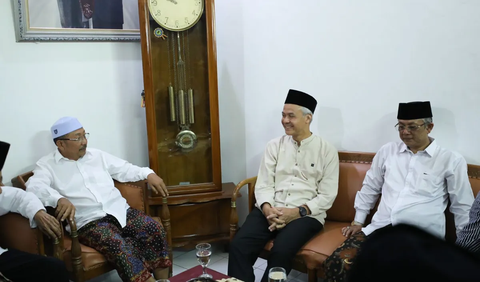 Ganjar pun mengaku mendapatkan pesan dari pihak keluarga almarhum KH Hasyim Muzadi. Salah satunya mengenai kepentingan untuk tetap menjaga silahturahmi.<br>