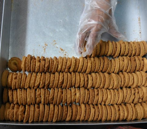 FOTO: Mencicipi Cita Rasa Jadul nan Klasik ala Toko Roti Gelora Jatinegara