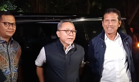 Saat dikonfirmasi, Zulhas tak menjelaskan secara detail maksud dari pertemuan para ketum partai pengusung dan pendukung capres Prabowo Subianto.<br>