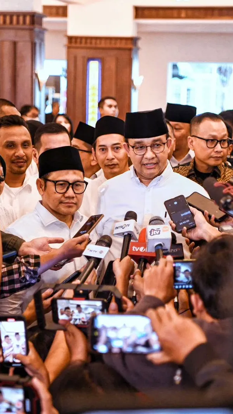 Senyum Anies Respons Tidak akan Didukung Keluarga Gus Dur di Pilpres 2024