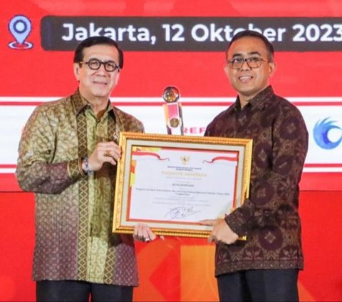 Menkumham Yasonna Beri Pemkot Denpasar Penghargaan sebagai Informasi dan Dokumentasi Hukum Terbaik