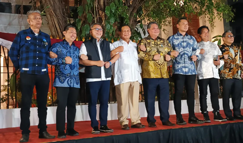 Prabowo menegaskan penentuan cawapres dilakukan secara musyawarah mufakat. Apalagi partai politik yang tergabung dalam Koalisi Indonesia Maju belum memutuskan siapa yang akan menjadi cawapres mendampinginya.<br>