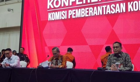 Alex meyakinkan tidak ada persaingan antara KPK dengan Polda dalam mendalami kasus dugaan pemerasan tersebut. Alex memastikan, baik KPK maupun Polda akan bertindak profesional dalam menuntaskan kasus ini.<br>