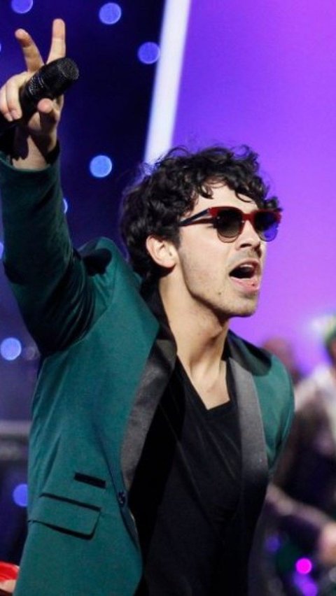 3. Joe Jonas