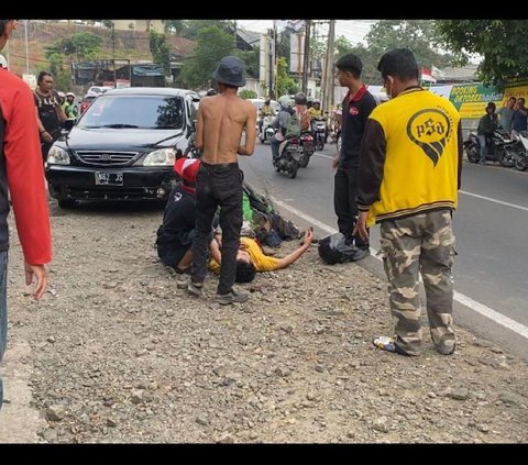 Kecelakaan di Depok, Driver Ojol dan Penumpang Masuk Kolong Mobil dan Terseret Sejauh 15 Meter