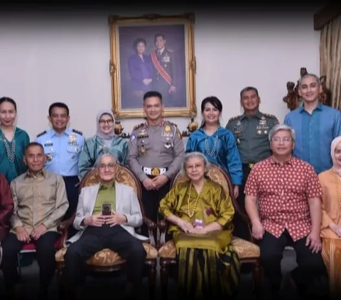 Momen Hangat Eks Wapres Try Sutrisno dengan 3 Jenderal Anak & Mantu, Sosok Bintang 2 TNI AU Jadi Sorotan