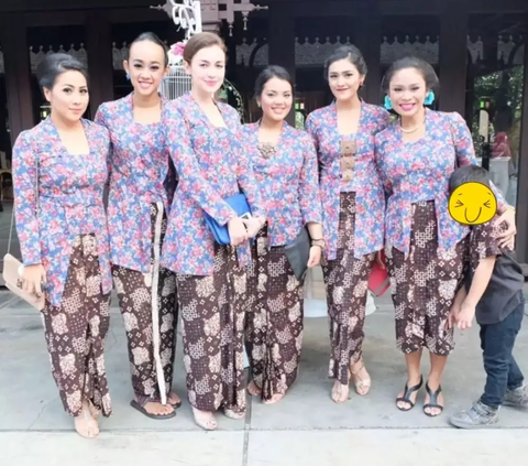 Berdarah Blasteran, Pesona para Artis Cantik Tanah Air Kenakan Kebaya ini Bak Putri Jawa