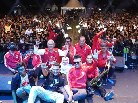 Meriahnya Pesta Rakyat Ganjar Pranowo di Padang, Penampilan Band Souljah Hibur Ribuan Penonton