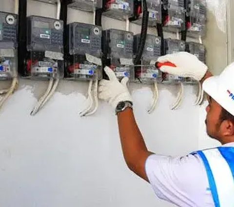 PT PLN (Persero) memperingatkan bahaya dan risiko mengganti meteran listrik sendiri, sebab akan berpengaruh pada pasokan listrik ke rumah-rumah.