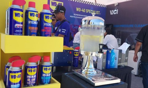 Pecco Juara MotoGP Indonesia, WD-40 Ramaikan Sirkuit Mandalika dengan Smart Straw